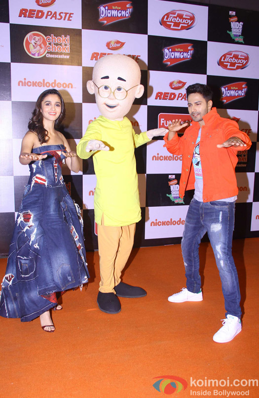 Varun Dhawan and Alia Bhatt At Nickelodeon Kids' Choice Awards 2016
