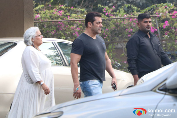 Salman Khan and Iulia Venture spotted at Arpita's house at Bandra