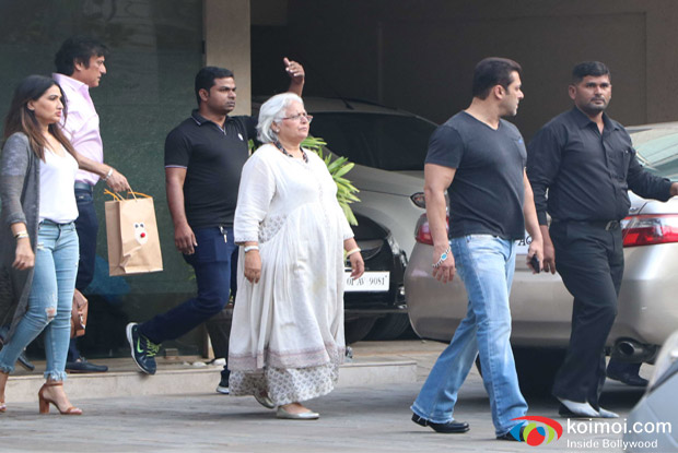 Salman Khan and Iulia Venture spotted at Arpita's house at Bandra