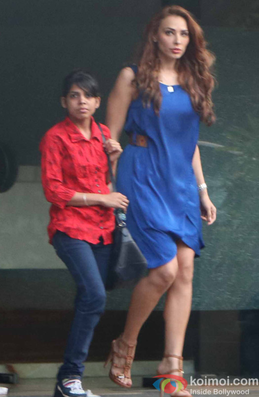 Salman Khan and Iulia Venture spotted at Arpita's house at Bandra