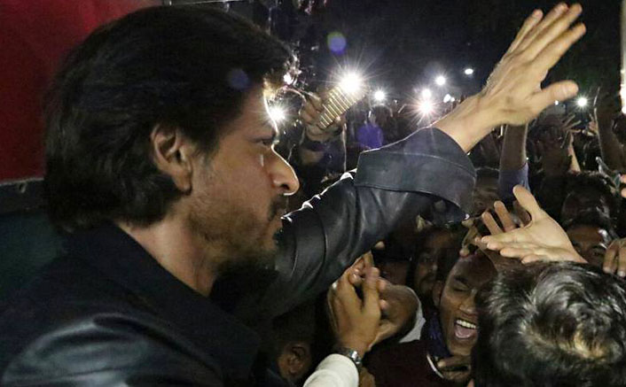 Man dies trying to catch a glimpse of SRK in Vadodara