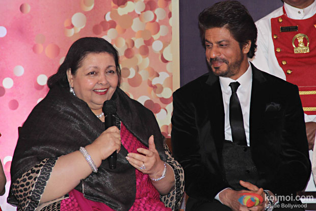 Pammi Chopra and Shah Rukh Khan during the 4th Yash Chopra Memorial National Award