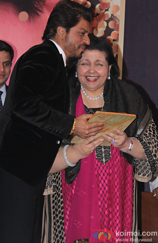 Shah Rukh Khan and Pammi Chopra during the 4th Yash Chopra Memorial National Award