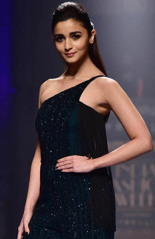 Alia sported a 'grungy' look for Namrata Joshipura at AIFW A-W 2017