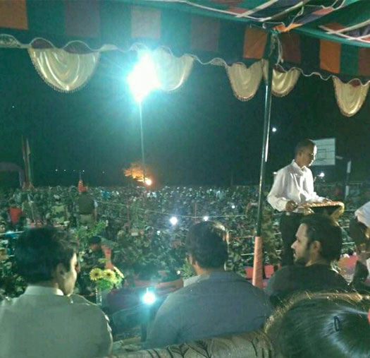 Ajay, Emraan meet BSF troopers