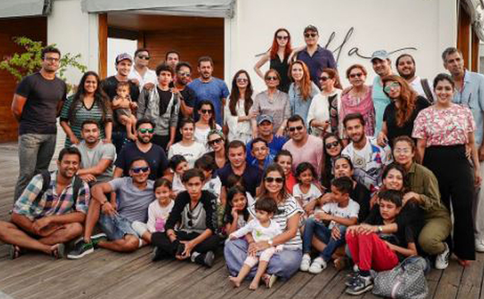 Salman, Iulia and the Khandaan head home after their vacation in Maldives