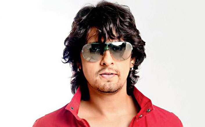 Sonu Nigam walks the red carpet at the Zee Rishtey Awards 2010  Sonu nigam  Singer Bollywood