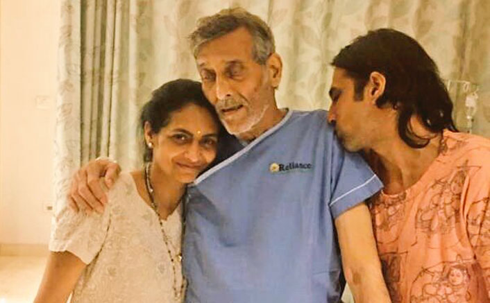 Veteran Actor Vinod Khanna Hospitalised, Picture From The Hospital Goes Viral