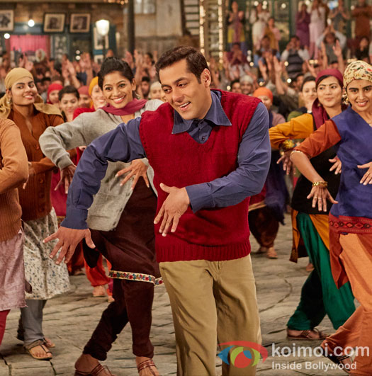 Kabir Khan brings back the 60’s for Tubelight’s The Radio Song