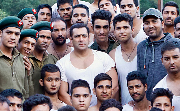 Kabir Khan gets the Indian Army to train 600 actors for Tubelight!