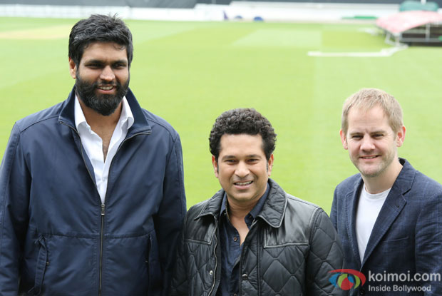 Sachin Tendulkar spends time with Bharat Army in UK!