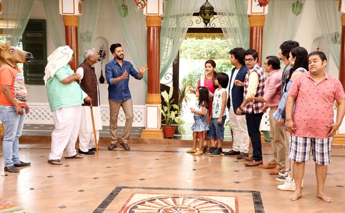 PHOTOS! Riteish Promotes Bank Chor On The Sets Of Chidiya Ghar