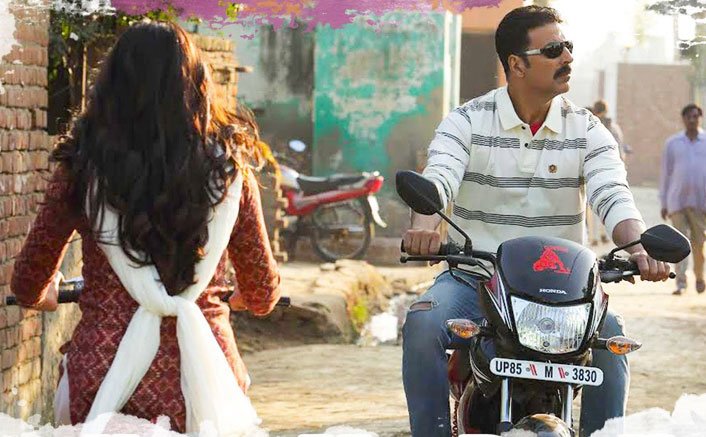 Hans Mat Pagli Song Still | Akshay & Bhumi's Brewing Romance In Toilet Ek Prem Katha