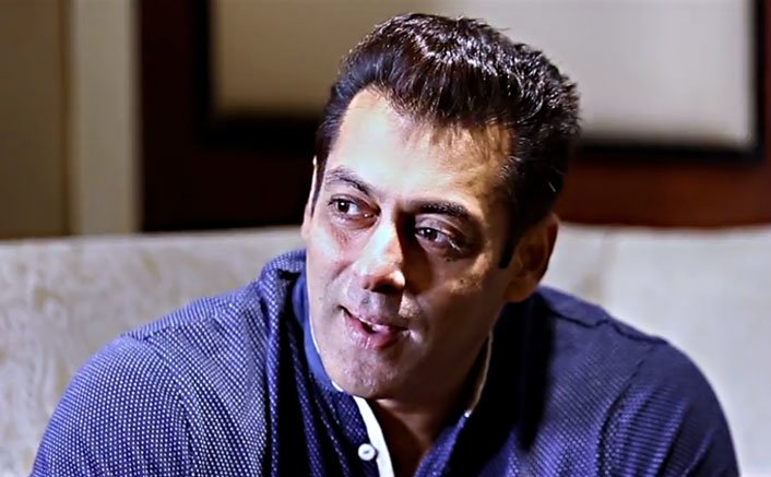 Trending video of Salman Khan playing with Sohail Khan and a kid