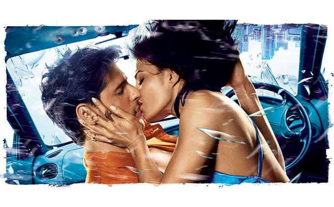 Sidharth Malhotra and Jacqueline Fernandez raise the temperatures with a kiss!