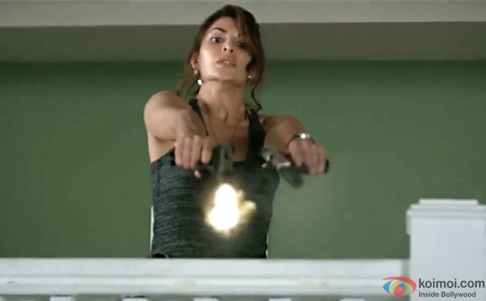 Jacqueline Fernandez held guns for the first time in 'A Gentleman'!