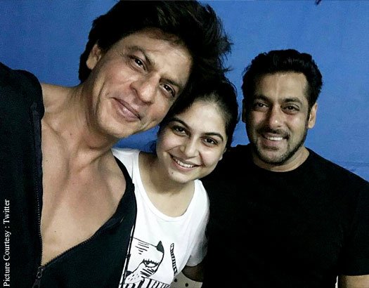 SRK and Salman Poses On The Sets Of Aanand L. Rai's Film