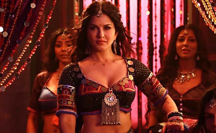 Sunny Leone Looks Super Hot In Her First Look Still Of Baadshaho