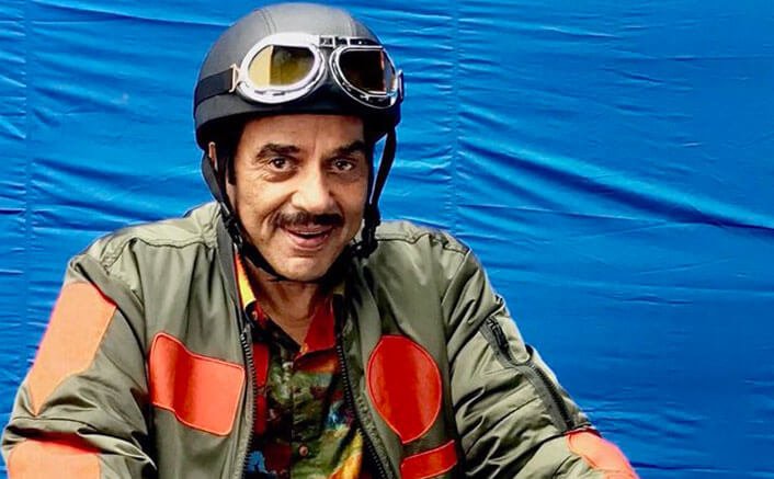 Dharmendra debuts on Twitter
