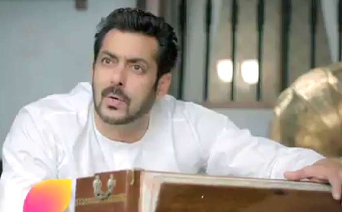 Salman Khan Recreates Kishore Kumar's Magic For Bigg Boss 11 Promo