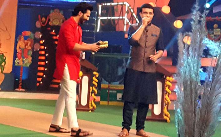 Varun Dhawan promotes Judwaa 2 with Sourav Ganguly in Kolkatta