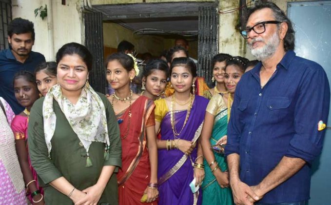 Rakeysh Omprakash Mehra celebrates Gandhi Jayanti building toilets for kids!