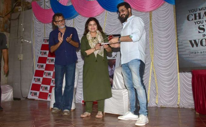 Rakeysh Omprakash Mehra celebrates Gandhi Jayanti building toilets for kids!