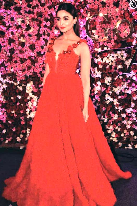 Here's How Bollywood's Leading Ladies Glammed Up The Rd Carpet Of Lux Golden Rose Awards