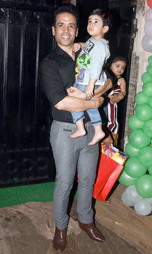 Karan Johar Along With His Twins Yash & Roohi Enjoy At Tusshar Kapoor’s Pre-Christmas Party