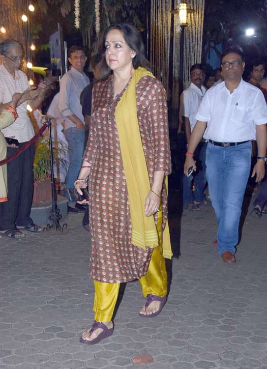 Prayer meet held for Shashi Kapoor