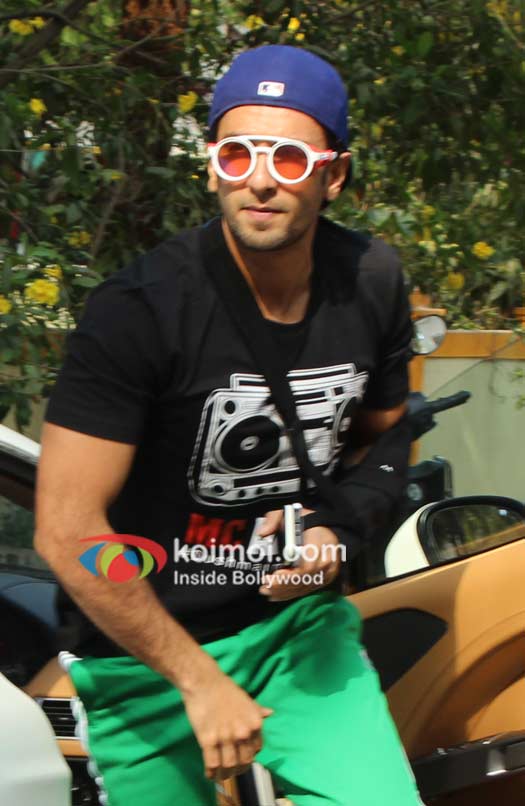 Ranveer Singh Spotted At Saloon Bandra