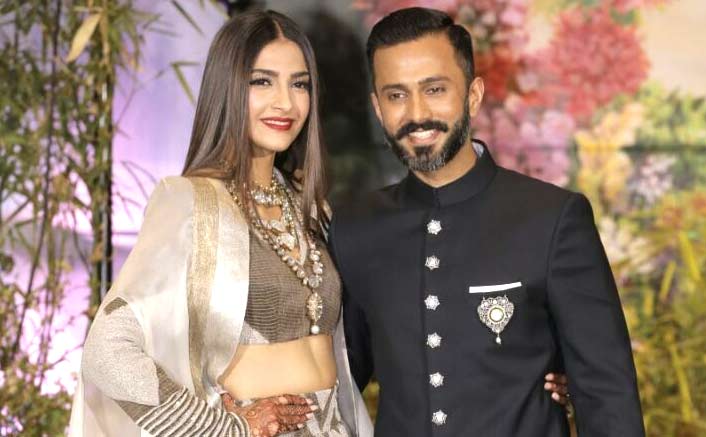 Shah Rukh Khan's Heartfelt Wish, Priyanka Chopra Is Bummed; Celebs Wish Sonam Kapoor & Anand Ahuja