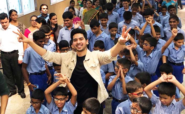 Armaan feels touched to perform for blind kids