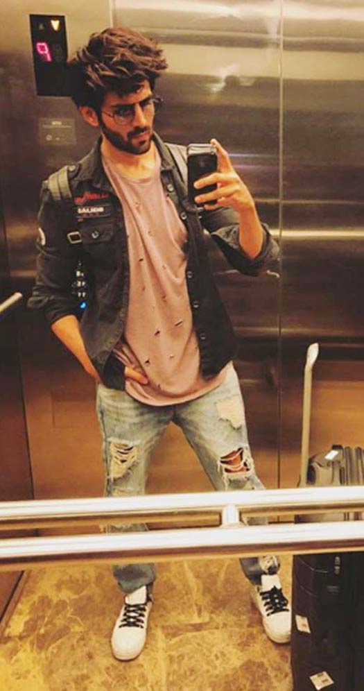 Kartik Aaryan’s basic style