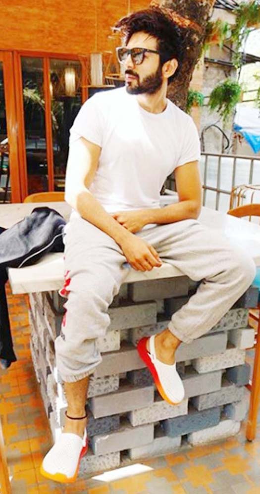 Kartik Aaryan’s basic style