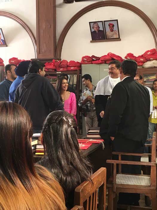Kriti Kharbanda lives her dream of working with Dharmendra & Shatrughan Sinha in Yamla Pagla Deewana Phir Se!