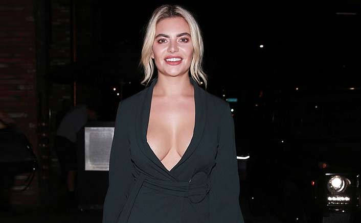 Megan Barton-Hanson risks wardrobe malfunction