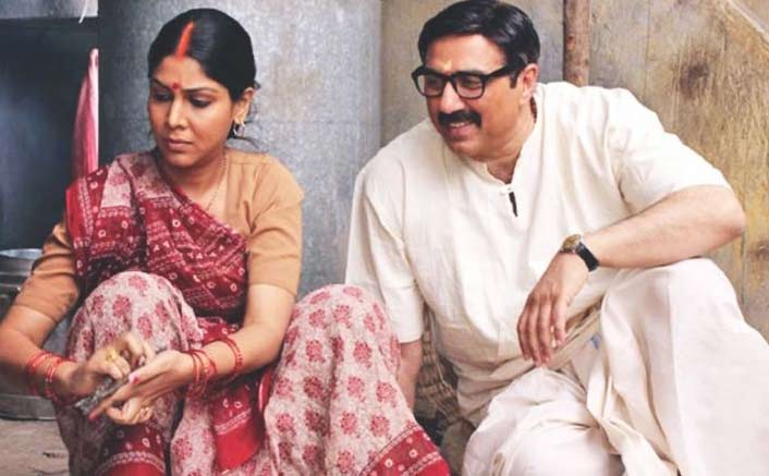 Mohalla Assi Movie Review: Adult Review For An Adult Film Ft. Overused Abuses Like Bose DK!