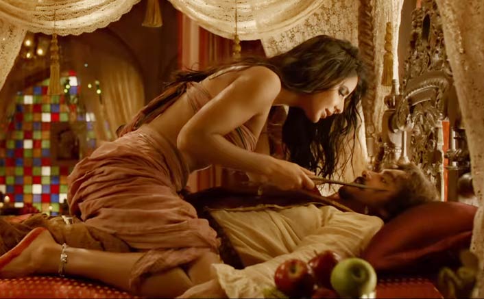 Thugs Of Hindostan Analysis: 5 Things That Will Stop The Movie From Becoming A BLOCKBUSTER!