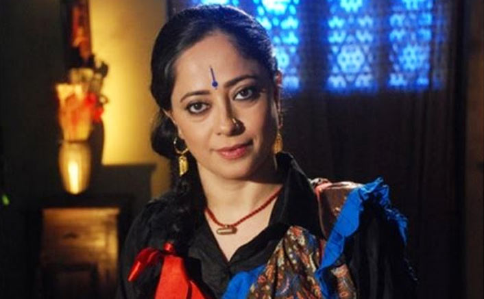 Sheeba Chadha as Hamida