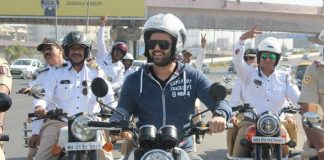 Maniesh Paul cheers the Safety Ride campaign in Mumbai