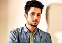 Theatre won't be threatened by other medium: Amol