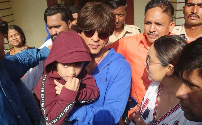 SRK shows AbRam difference between boating, voting