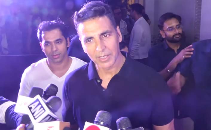 Akshay Kumar's Video Of Ignoring A 'Voting' Question Is Going VIRAL!