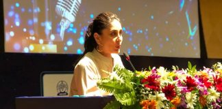 Kareena Kapoor Khan makes pledge for Mother's Day