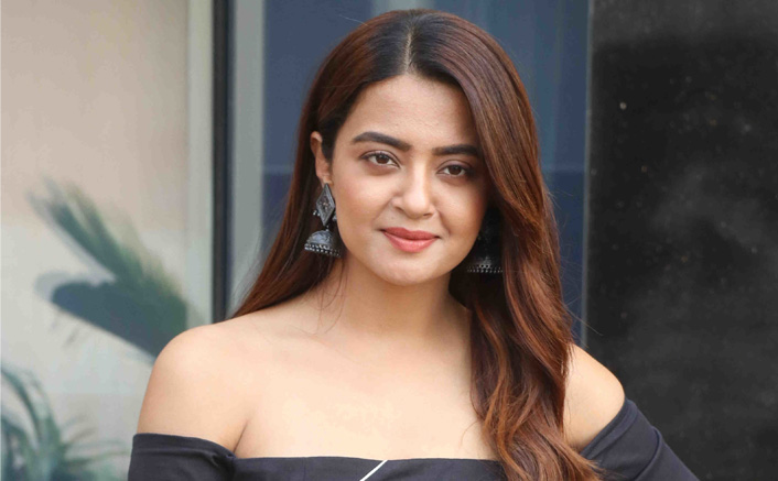 Surveen Chawla On Casting Couch: Directors Wanted To See My Cleavage & Thigh High