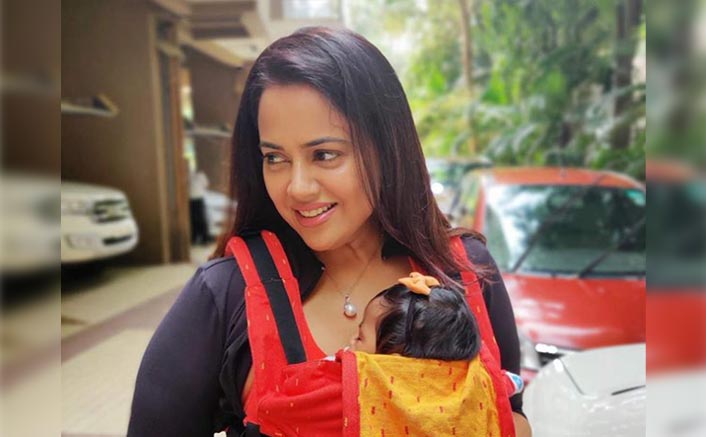 Sameera attempts climbing tallest peak in Karnataka carrying daughter