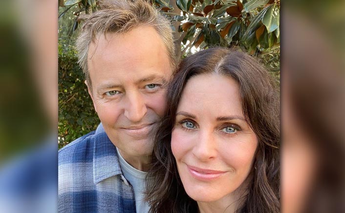 FRIENDS: Courteney Cox & Matthew Perry's Come For A MONDLER Selfie Together & We Can't Keep Calm