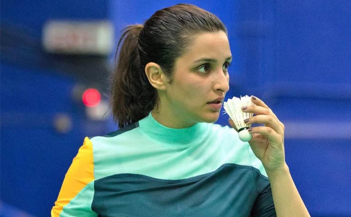 Pari shifts to a sports stadium to live for 15 days for Saina! 