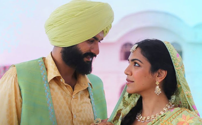 Let's get mesmerized on the tunes of endless love with the song “Raanjhan" from the much awaited ’Bhangra Paa Le’!